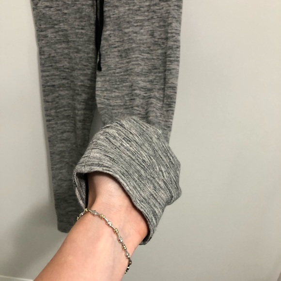 Comfy Salt and Pepper Gap jogger - Picture 9 of 12